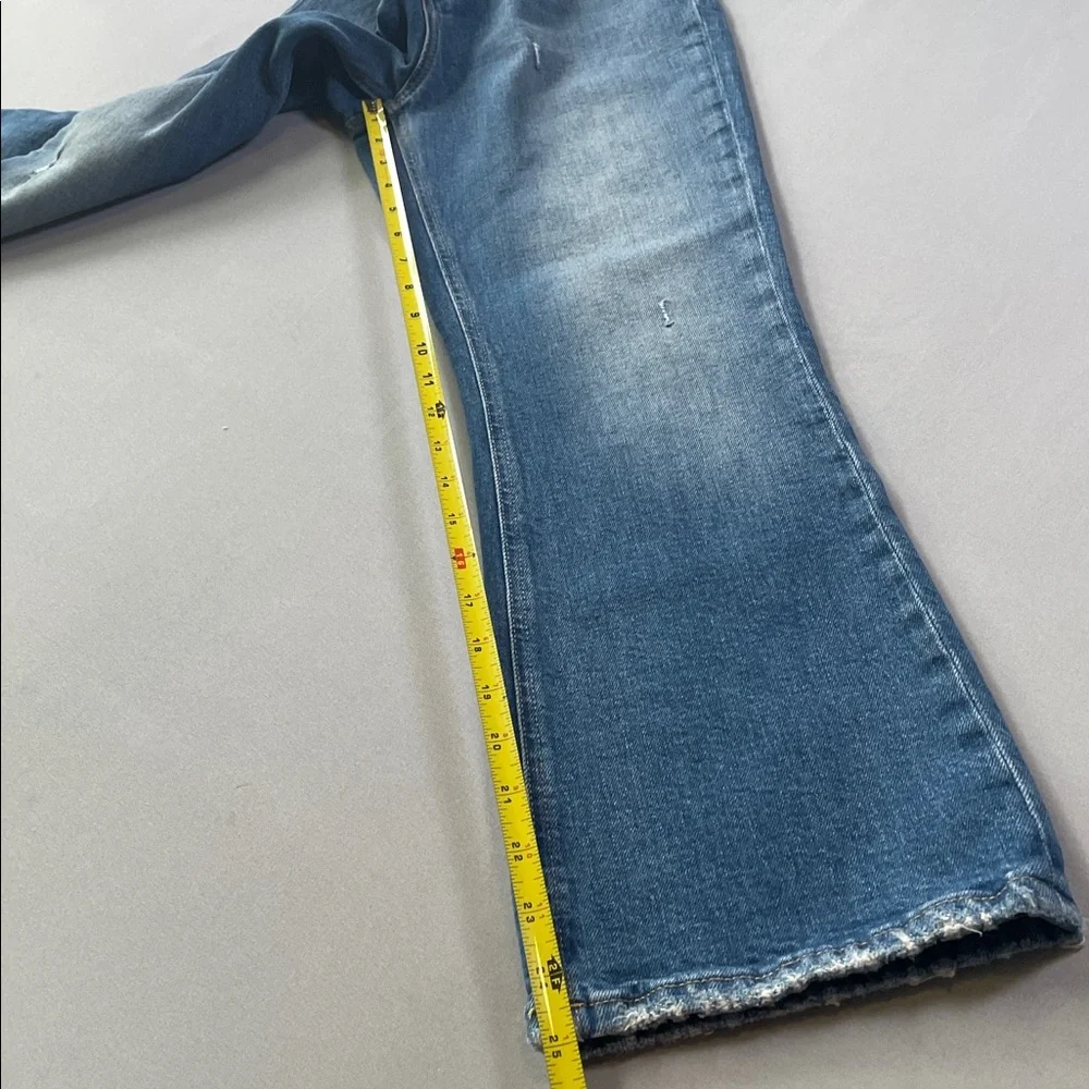 Closed slight distressing